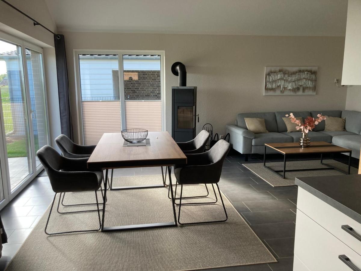 Schweiburg Watt'N Blick - Hundefreundliches Ferienhaus Mit Ausblick Ueber Die Wiesen Bis Zum Deich מראה חיצוני תמונה